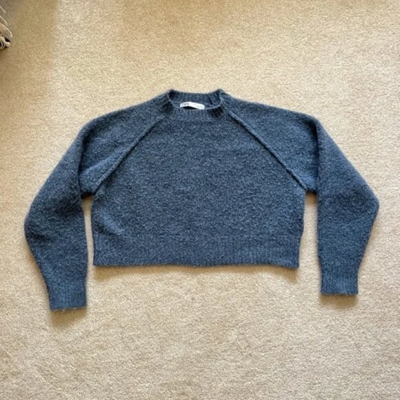 Boxy Oversized Cropped Blue Sweater from Zara, Size Large, warm and cozy - Picture 4 of 4